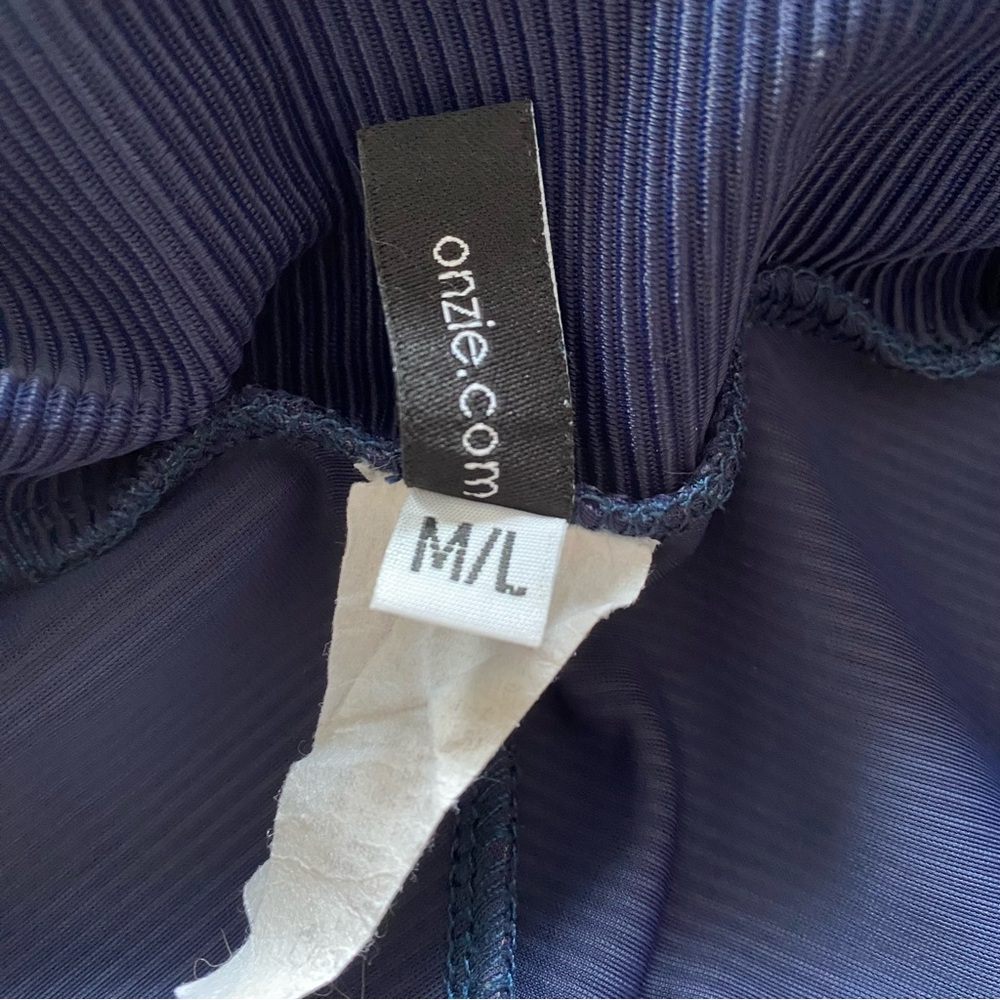 Onzie High Rise Sweetheart Midi Leggings - Picture 2 of 4